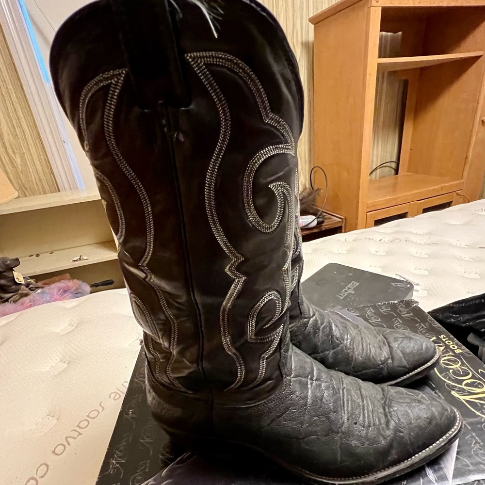 Men’s Nocono Cowboy Boots 10D